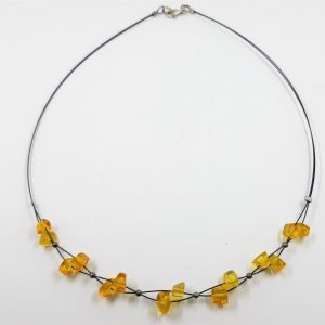 Natūralaus Baltijos gintaro vėrinys ant virvės