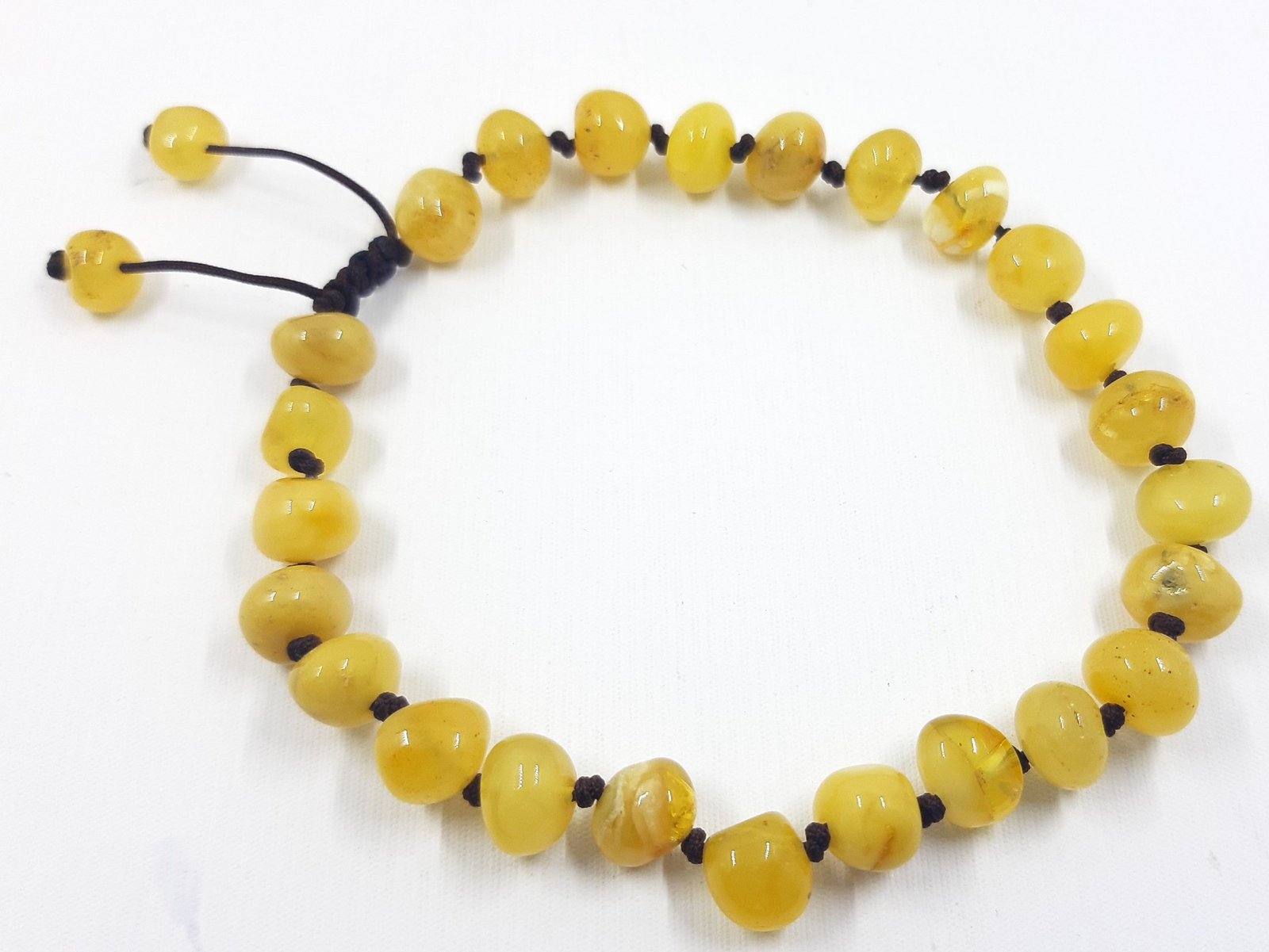 Natūralaus Baltijos gintaro apyrankė šambala