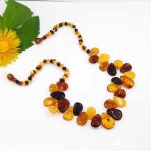 Natūralaus Baltijos gintaro karoliai „Šaltalankis”