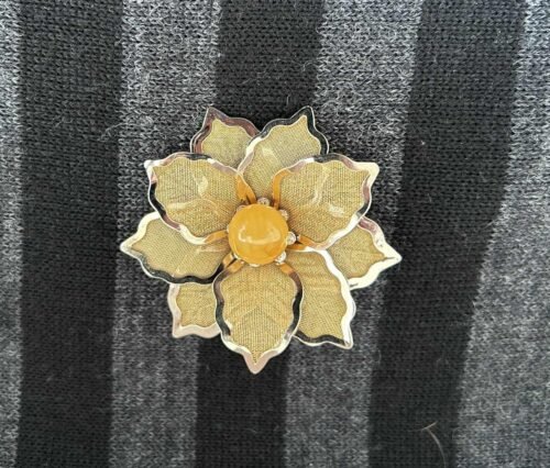 Gintaro sagė "Gėlė"